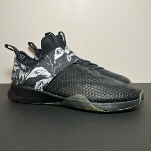 Womens NIKE Air Zoom Strong Floral Print Athletic Shoes / Size 8